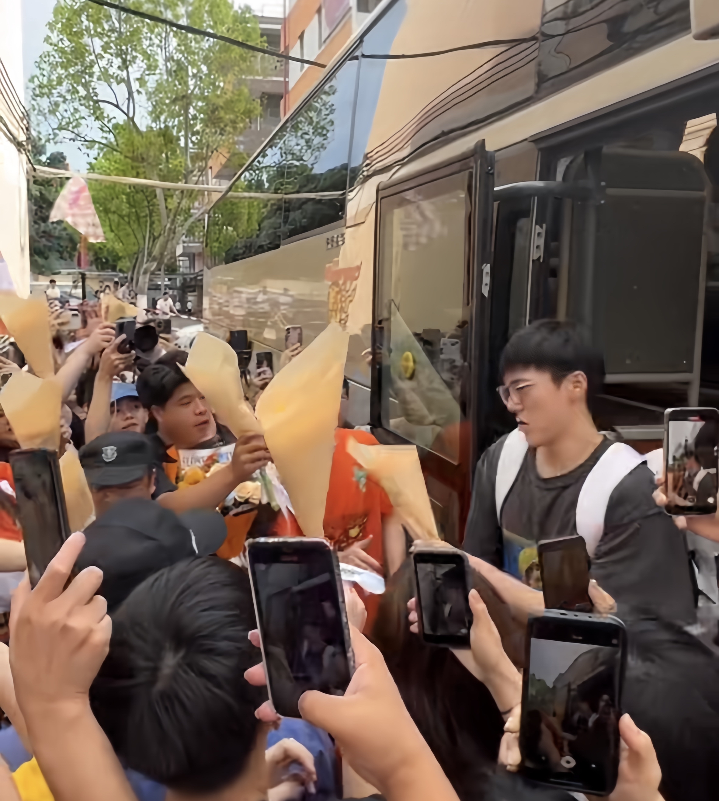 霍坦球员卡瓦尼：我们要向俱乐部球迷证明我们的实力