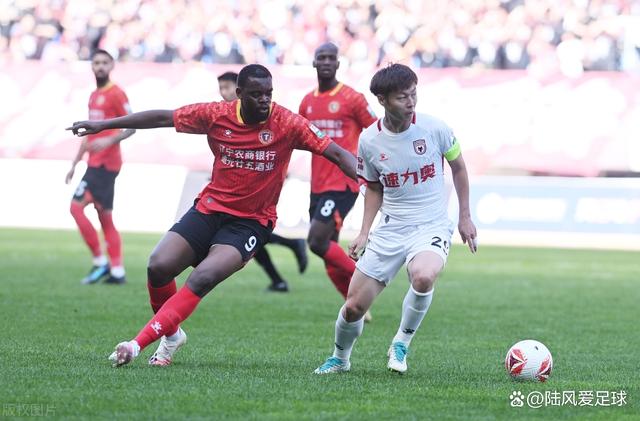 包含随着石家庄1-1，南通1-0，大连3-1南京，中甲最新积分榜的词条