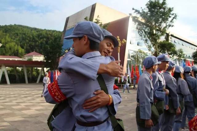 包含埃基蒂克未来不被红军球迷看好法鹰锋线出品又坑又贵的词条